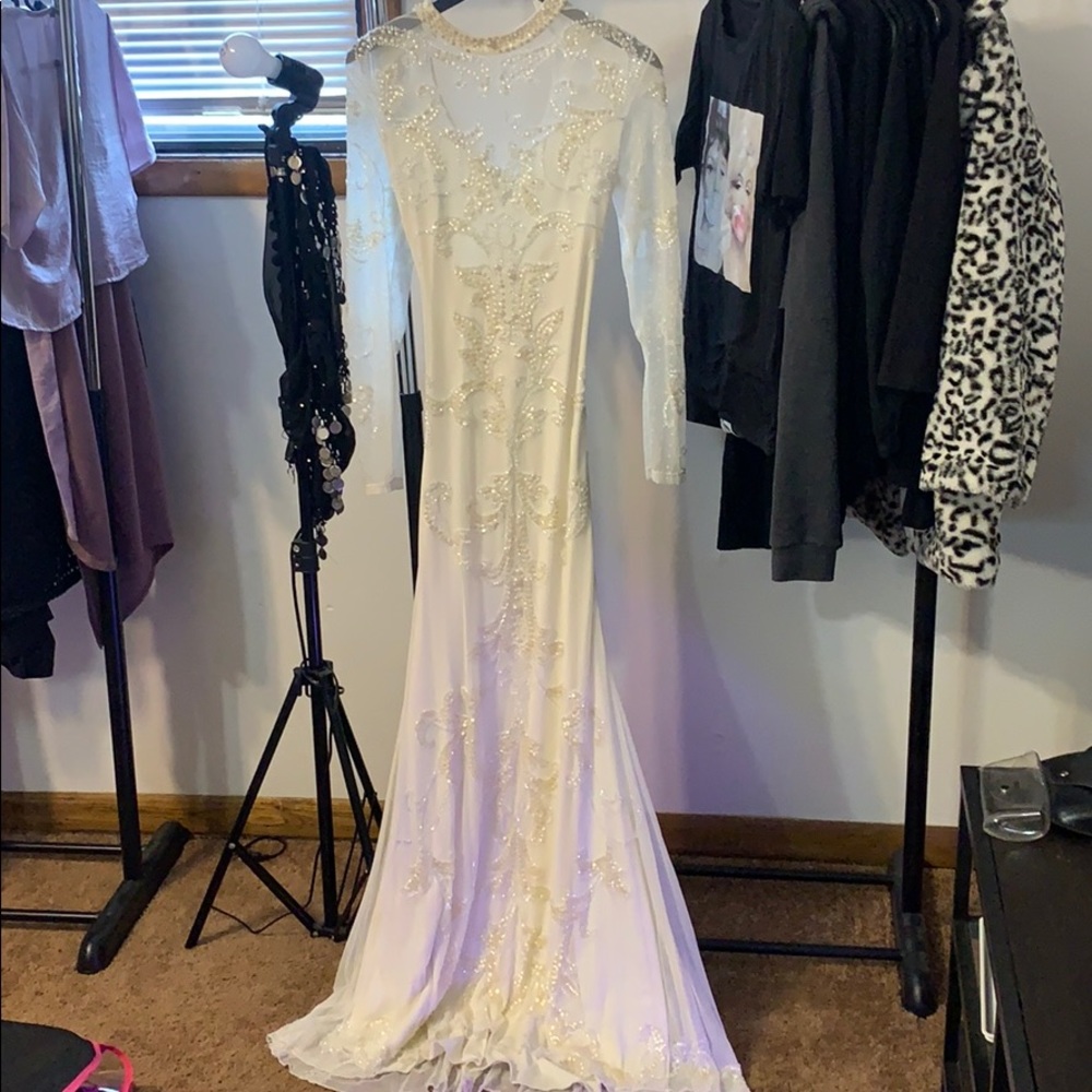 Wedding dress